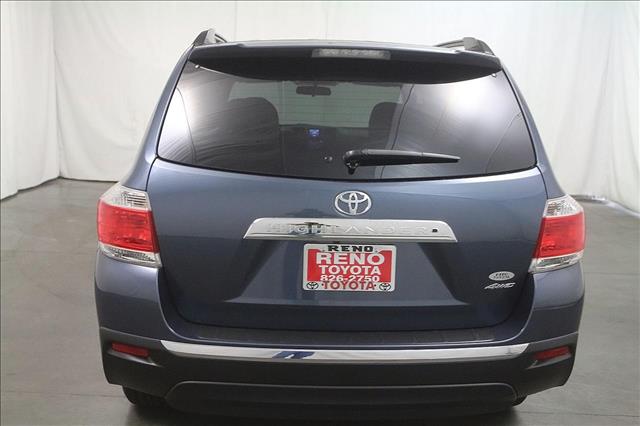 Toyota Highlander 2013 photo 2