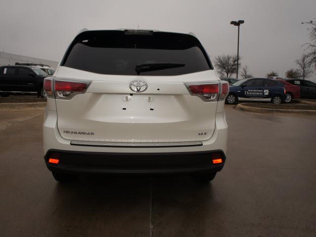 Toyota Highlander 2014 photo 1