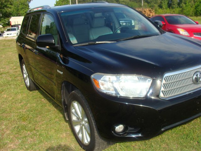 Toyota Highlander Hybrid LS Flex Fuel 4x4 This Is One Of Our Best Bargains SUV