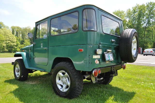 Toyota LandCruiser 1973 photo 2
