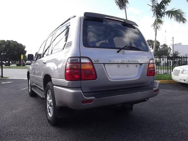 Toyota LandCruiser 1999 photo 1