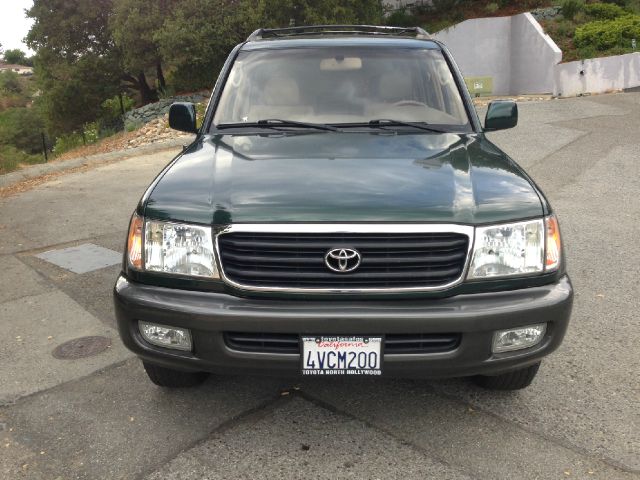 Toyota LandCruiser 2001 photo 2