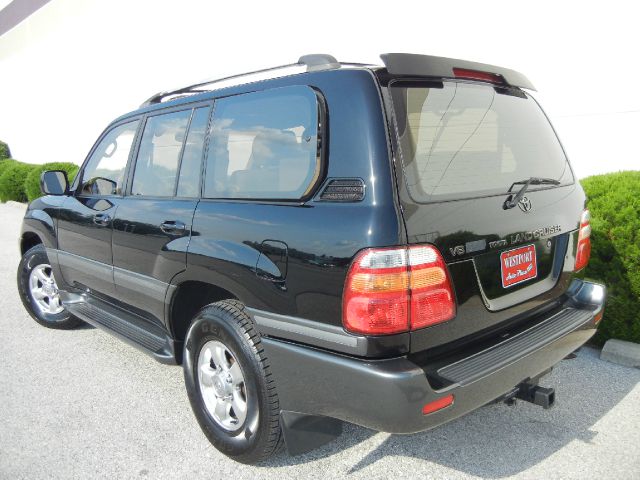 Toyota LandCruiser 2001 photo 2
