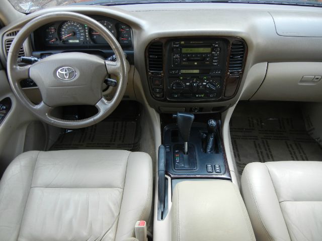 Toyota LandCruiser 2001 photo 3
