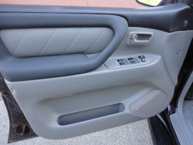 Toyota LandCruiser 2003 photo 31