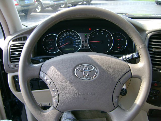 Toyota LandCruiser 2003 photo 2