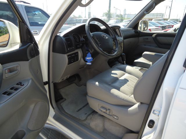 Toyota LandCruiser 2003 photo 2