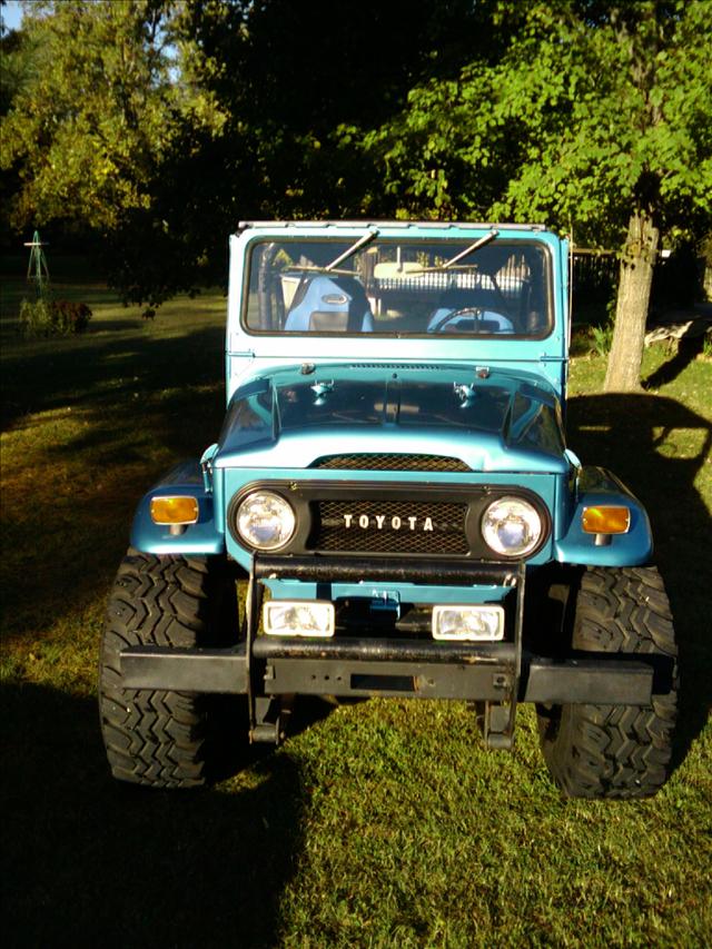 Toyota Land Cruiser 1974 photo 2