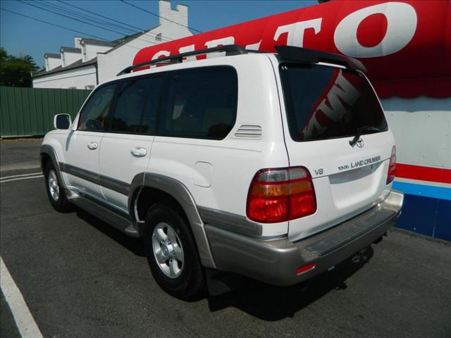 Toyota Land Cruiser 2000 photo 4