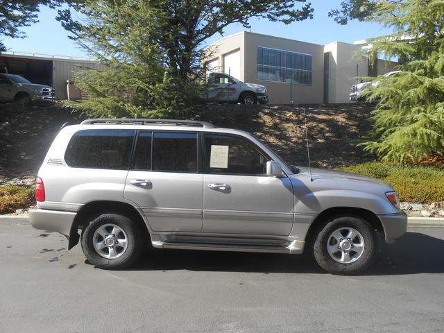 Toyota Land Cruiser 2000 photo 2