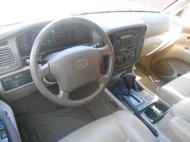 Toyota Land Cruiser 2000 photo 3