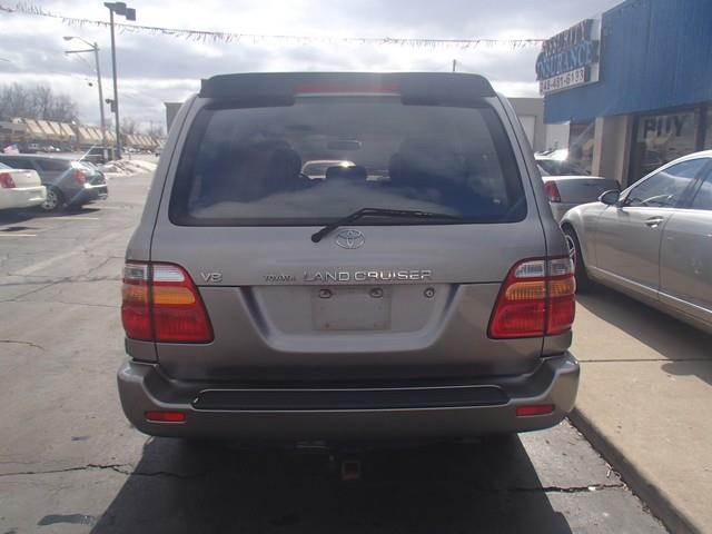 Toyota Land Cruiser 2002 photo 3