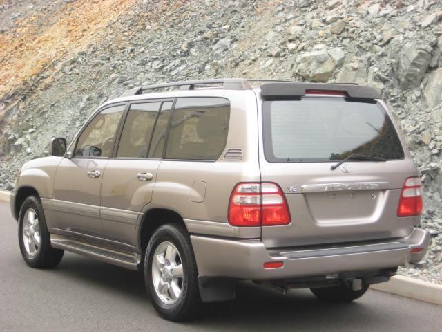 Toyota Land Cruiser 2003 photo 2