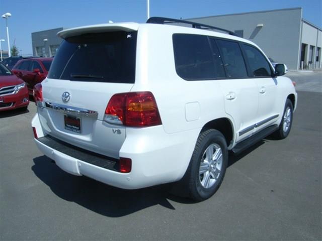 Toyota Land Cruiser 2013 photo 4