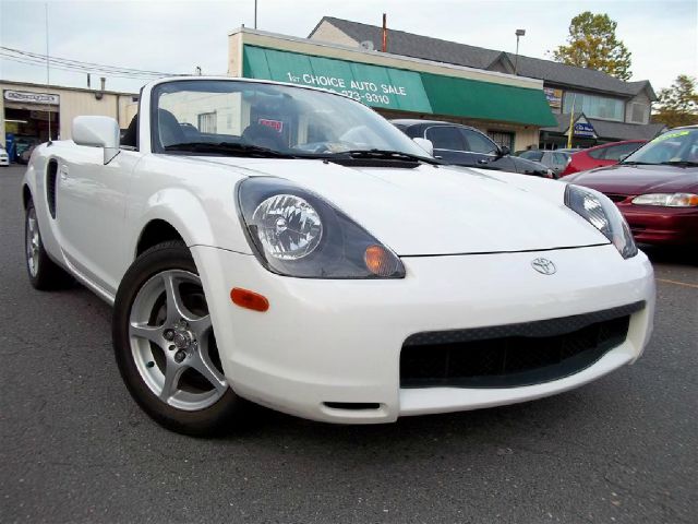 Toyota MR2 Spyder 2000 photo 2