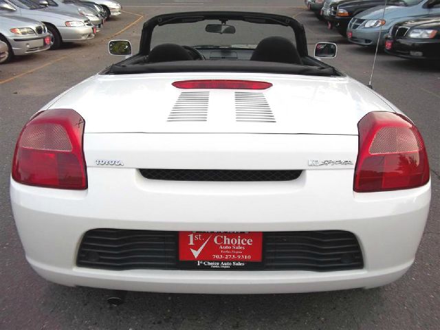 Toyota MR2 Spyder 2000 photo 3