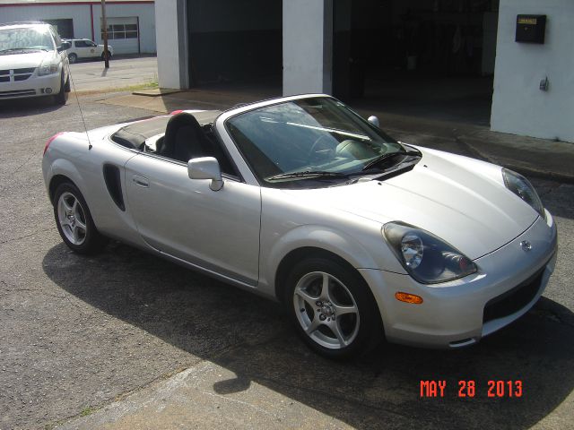 Toyota MR2 Spyder 2000 photo 5