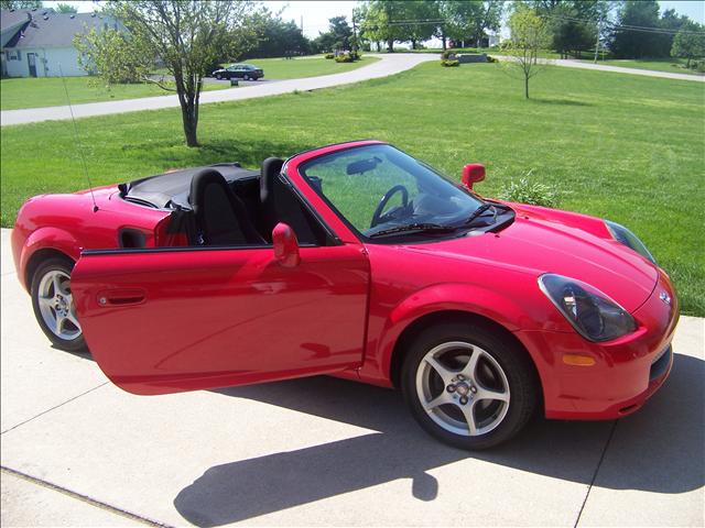 Toyota MR2 Spyder 2000 photo 1