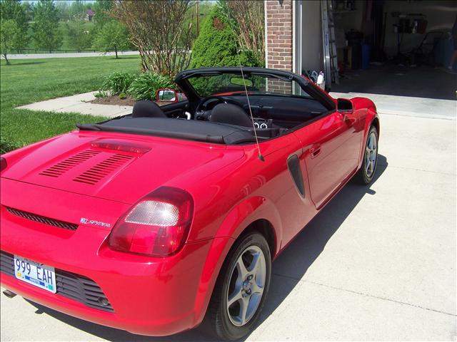 Toyota MR2 Spyder 2000 photo 3