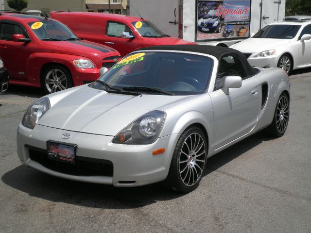 Toyota MR2 Spyder 2001 photo 11