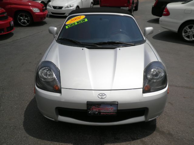 Toyota MR2 Spyder 2001 photo 14