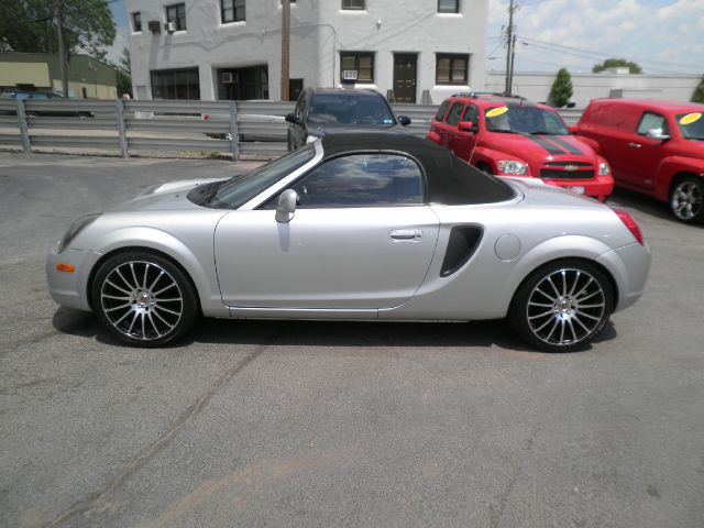 Toyota MR2 Spyder 2001 photo 17