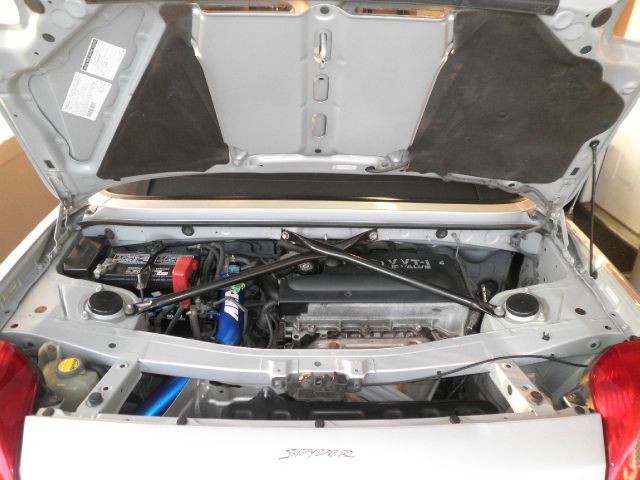 Toyota MR2 Spyder 2001 photo 4