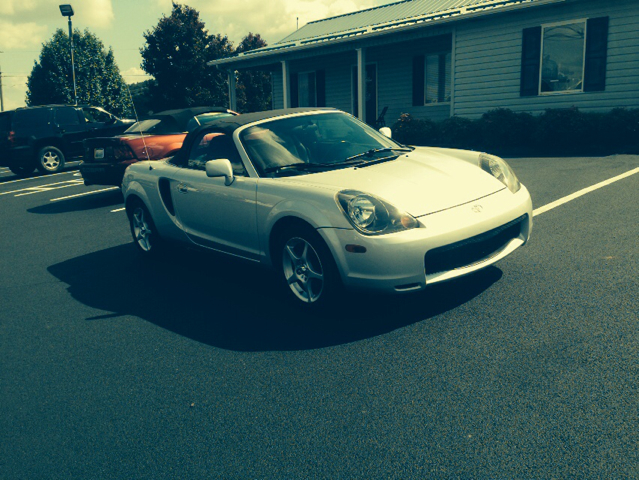 Toyota MR2 Spyder 2001 photo 1