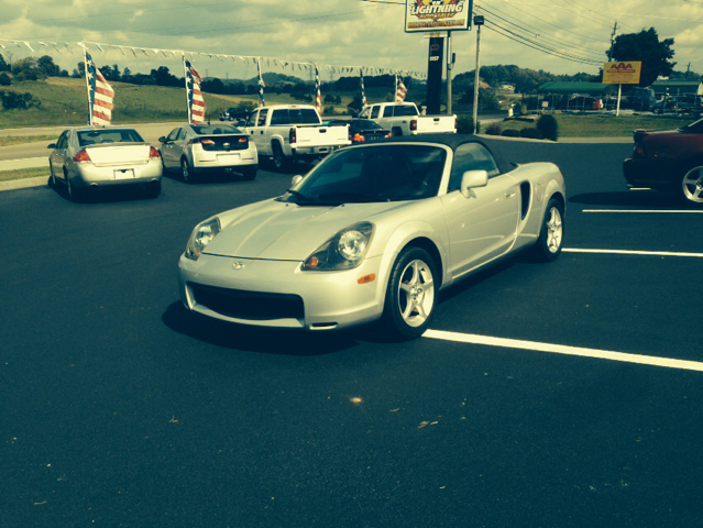 Toyota MR2 Spyder 2001 photo 4