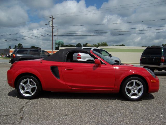 Toyota MR2 Spyder 2001 photo 2
