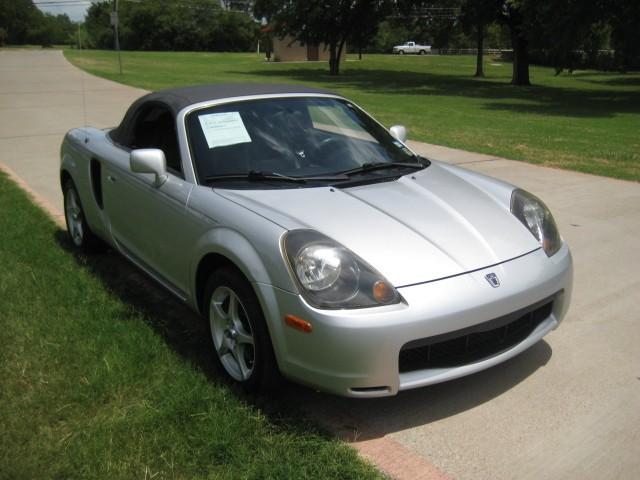 Toyota MR2 Spyder 2002 photo 2