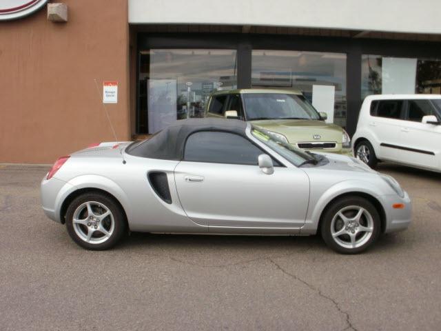 Toyota MR2 Spyder 2002 photo 2