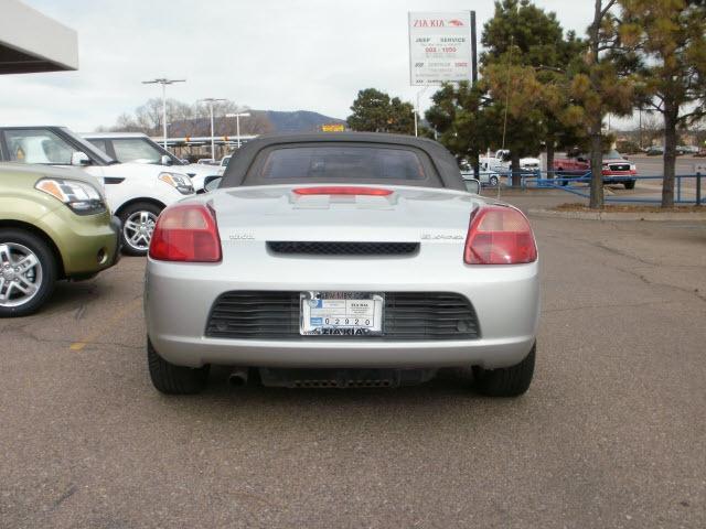 Toyota MR2 Spyder 2002 photo 3