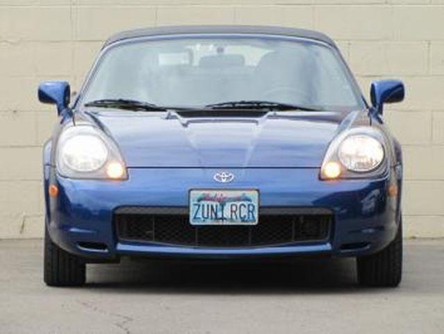 Toyota MR2 Spyder 2002 photo 2