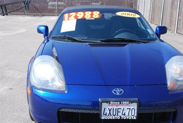 Toyota MR2 Spyder 2002 photo 2