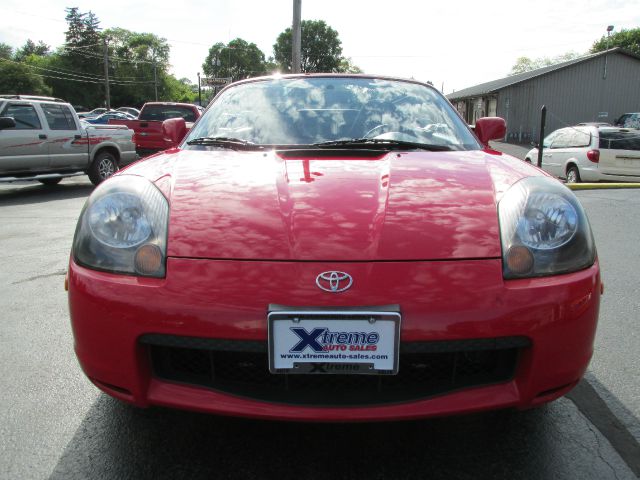 Toyota MR2 Spyder 2002 photo 2