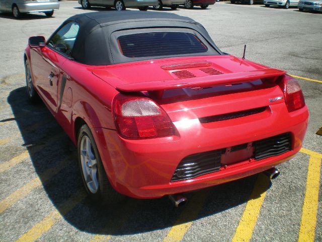 Toyota MR2 Spyder 2002 photo 2