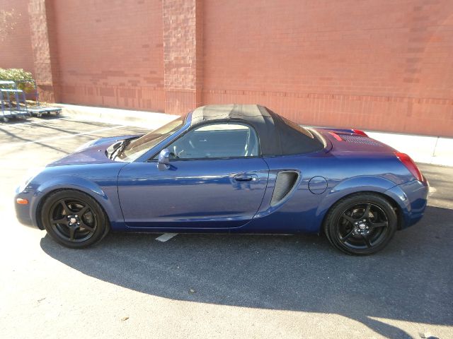 Toyota MR2 Spyder 2002 photo 3