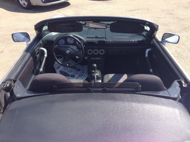 Toyota MR2 Spyder 2002 photo 8