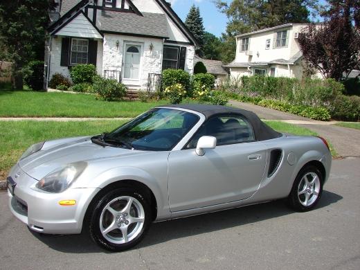 Toyota MR2 Spyder 2002 photo 2