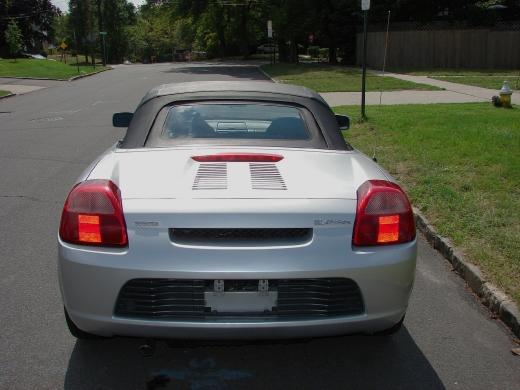 Toyota MR2 Spyder 2002 photo 4