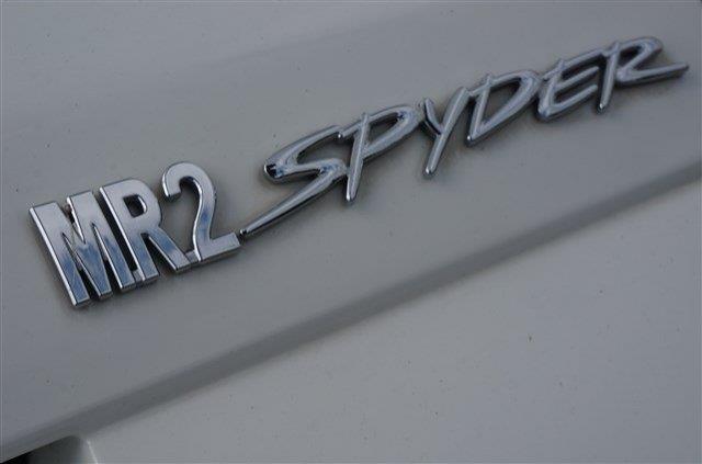 Toyota MR2 Spyder 2003 photo 11