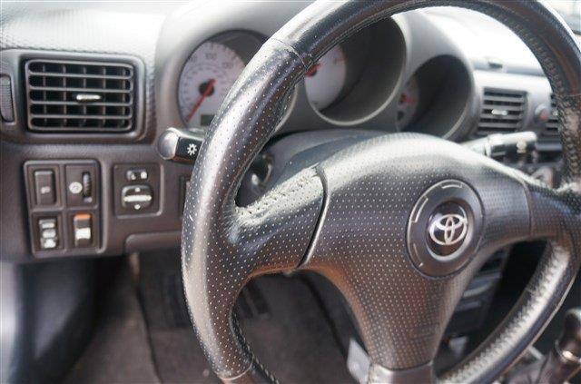 Toyota MR2 Spyder 2003 photo 2