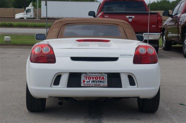 Toyota MR2 Spyder 2003 photo 6