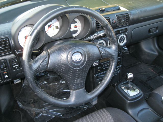 Toyota MR2 Spyder 2003 photo 1