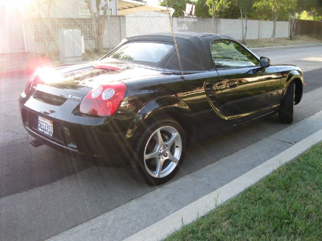Toyota MR2 Spyder 2003 photo 3