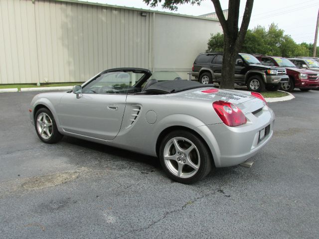 Toyota MR2 Spyder 2003 photo 3