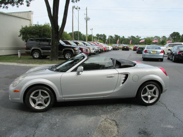Toyota MR2 Spyder 2003 photo 4
