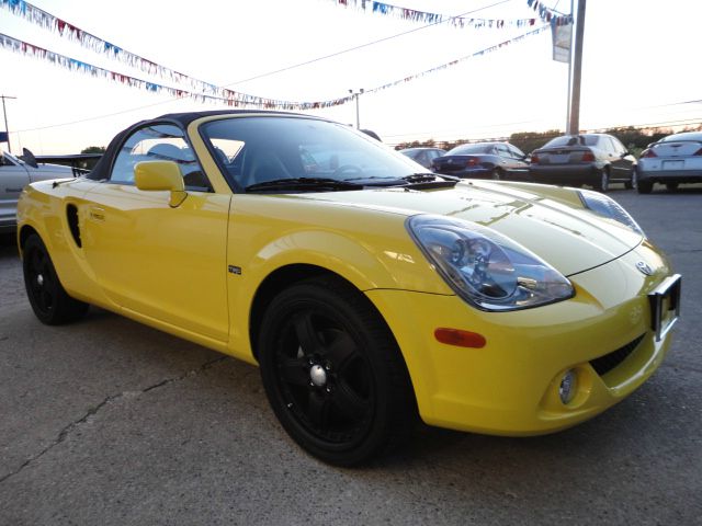 Toyota MR2 Spyder 2003 photo 2