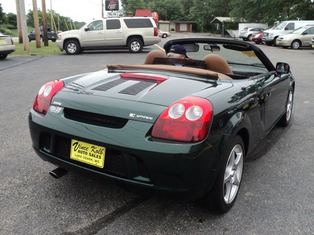 Toyota MR2 Spyder 2003 photo 16